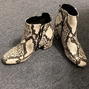 Black and white snakeskin ankle booties size 8